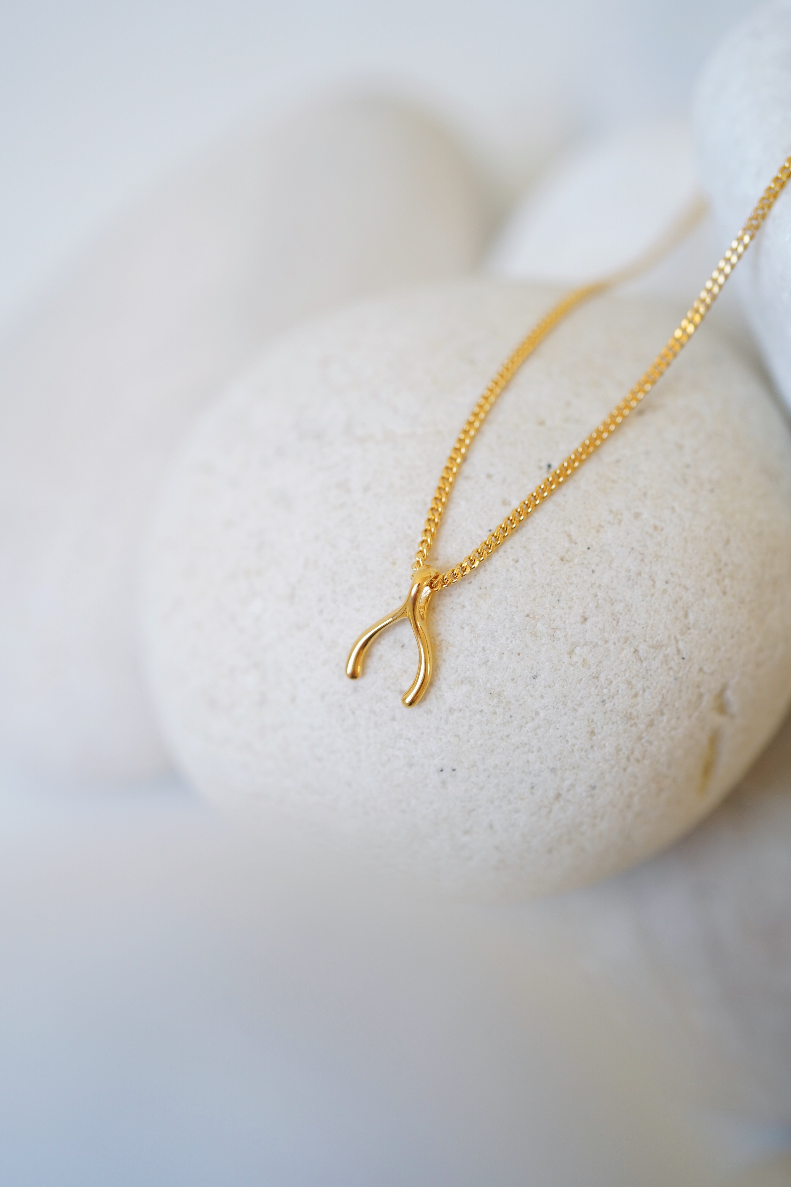 37 E51 A70 0065 4071 897 E A9 FA64 B7 D5 FF