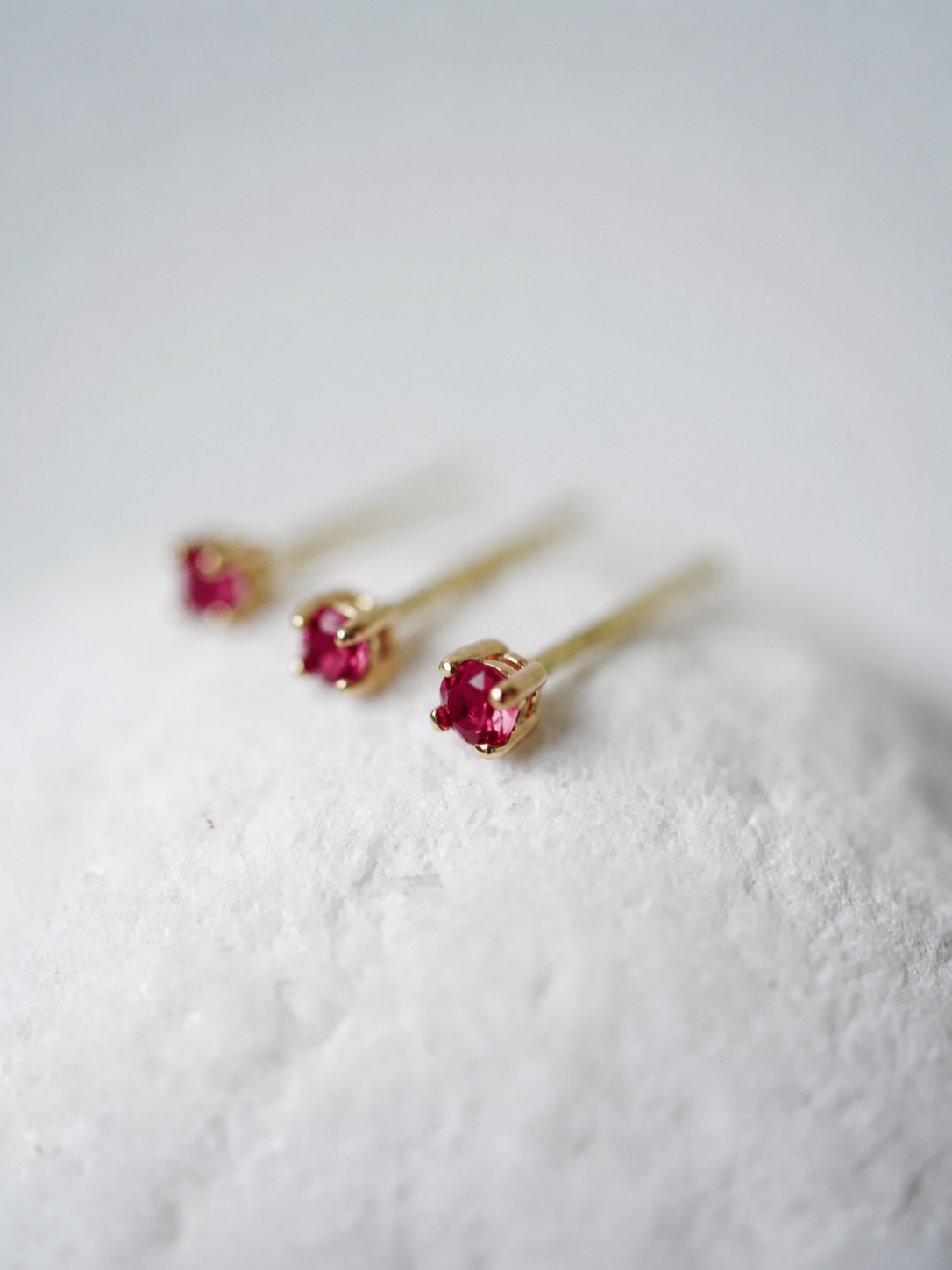 Ruby birthstone stud nimzu 2